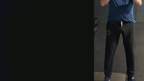 Snapshot of aaron1_show chatting on December 21, 2024, 4:57 pm Aaron online show from December 21, 2024, 4:57 pm