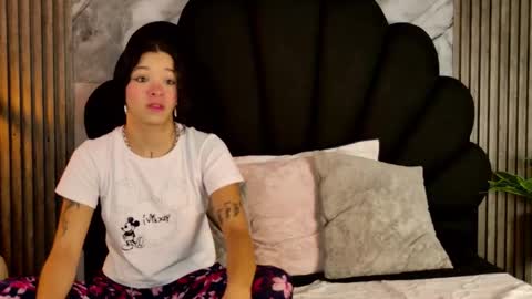 aaron_and_alahya online show from December 14, 2025, 2:17 am