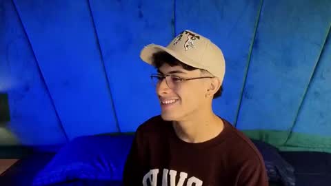 Aaron Ezequiel online show from September 30, 2025, 9:42 pm