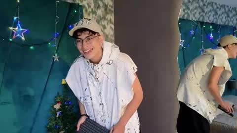 Aaron Ezequiel online show from December 5, 2025, 8:38 pm