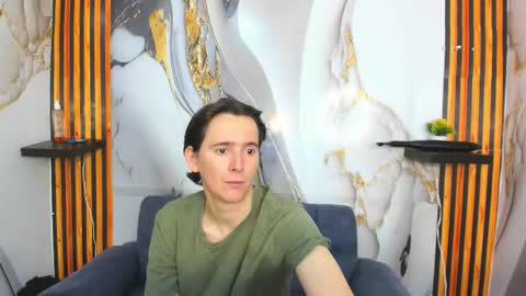 Aaron online show from November 30, 2025, 7:51 pm