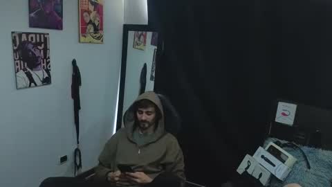 aaron_malikk online show from April 26, 2026, 9:12 pm