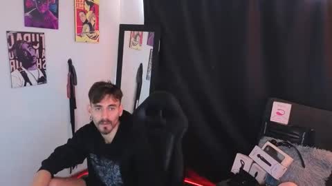 aaron_malikk online show from April 27, 2026, 3:32 pm