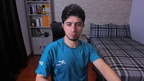 Aaron online show from November 17, 2025, 4:35 pm