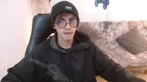 Aaron online show from February 7, 2026, 11:14 am