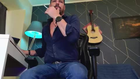 Aaron online show from March 25, 2026, 3:29 pm