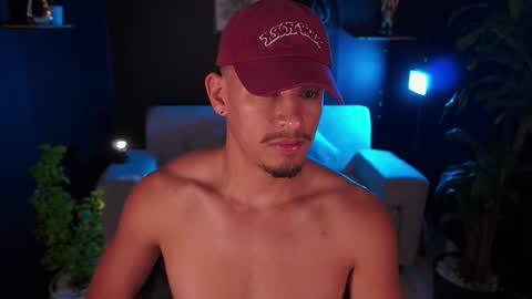 AARON  online show from November 15, 2025, 10:48 pm