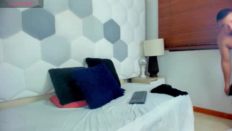 Aaron Vegaa online show from January 12, 2026, 7:19 pm