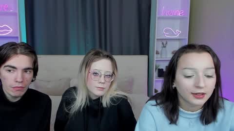 Snapshot of aataraxx chatting on December 28, 2024, 8:16 am Fiona and Harry online show from December 28, 2024, 8:16 am