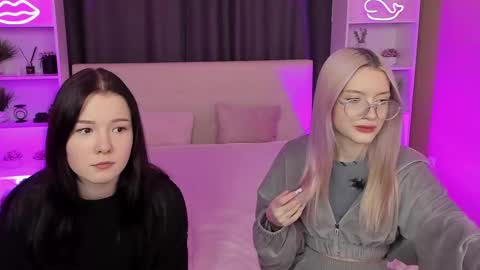 Snapshot of aataraxx chatting on February 15, 2025, 2:22 pm Fiona and Harry online show from February 15, 2025, 2:22 pm