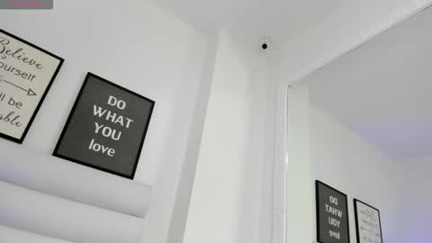 abbey_walker online show from February 14, 2026, 11:18 am