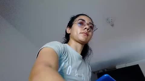 Snapshot of abbi_moon chatting on March 5, 2025, 6:01 pm Martina online show from March 5, 2025, 6:01 pm