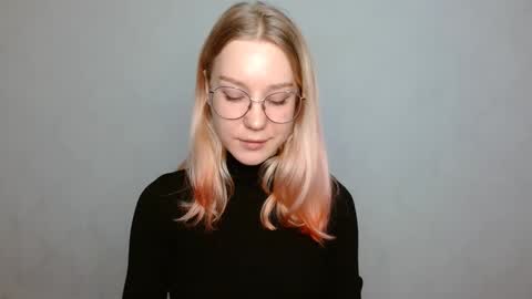 Abby Lovense is active online show from January 7, 2025, 12:09 pm