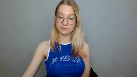 Abby Lovense is active online show from February 8, 2025, 11:33 am
