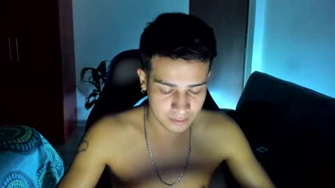 Independence model AbelAsburgo online show from November 15, 2025, 10:23 am