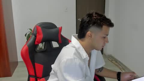 Independence model AbelAsburgo online show from January 10, 2026, 1:51 am