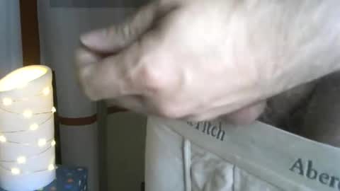 AbercrombieGuy22 online show from May 25, 2026, 4:07 am