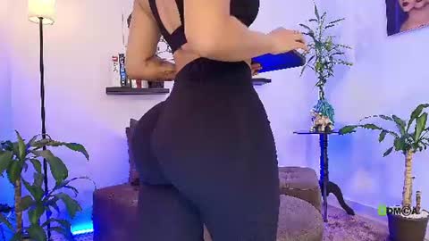 Snapshot of abigail_cruz_ chatting on June 12, 2026, 10:52 pm Abigail online show from June 12, 2026, 10:52 pm