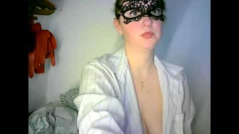 GoldenFish online show from February 21, 2025, 9:54 pm