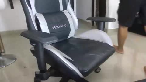 abraca402512 online show from February 8, 2026, 5:49 pm