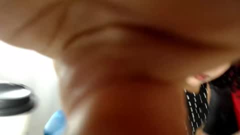 Abril Beltran online show from November 11, 2025, 10:32 pm