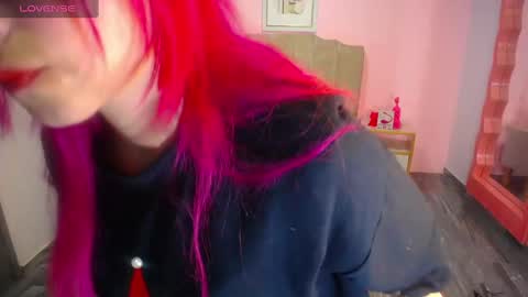 abril_ch_ online show from September 9, 2025, 10:37 am