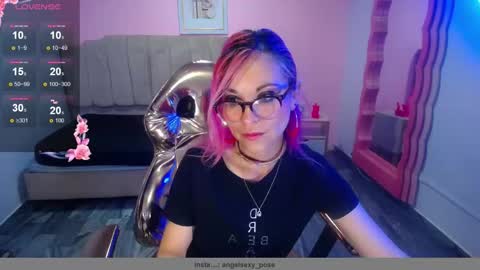 abril_ch_ online show from October 30, 2025, 10:38 am