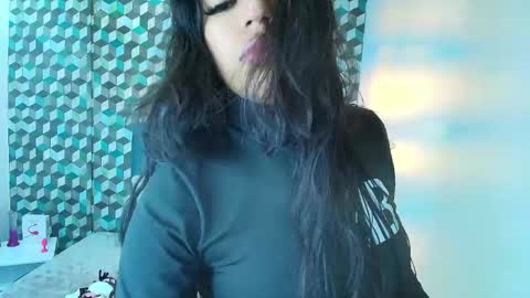 ABRIL MATTHEWS online show from February 5, 2025, 12:06 pm