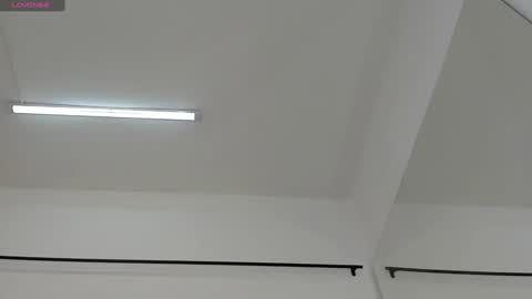 Abril  online show from December 28, 2024, 3:58 am