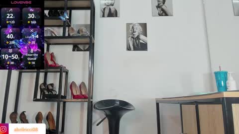 Abril  online show from December 29, 2024, 4:27 am