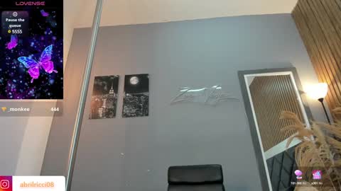 Abril  online show from February 1, 2025, 6:54 am