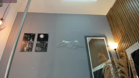 Abril  online show from February 9, 2025, 3:11 am