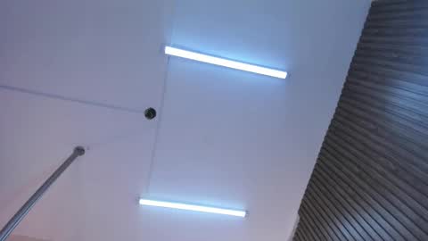 Abril  online show from February 20, 2025, 10:37 am