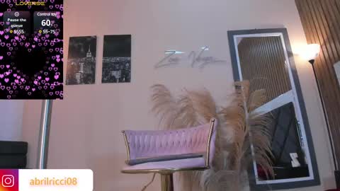 Abril  online show from February 24, 2025, 6:27 am