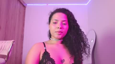 Abril  online show from October 13, 2025, 3:50 am