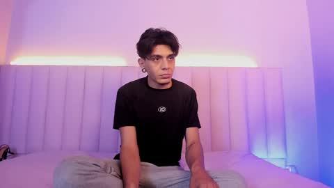 Abril and Julian online show from May 11, 2026, 2:45 pm