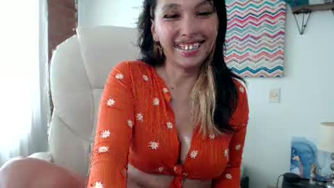 Snapshot of aby_bae2 chatting on March 7, 2025, 5:06 pm Aby online show from March 7, 2025, 5:06 pm