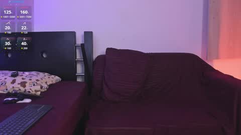 centric independent model   online show from February 12, 2026, 2:12 pm