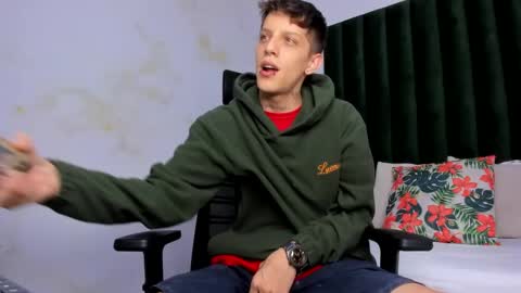 Snapshot of adam_hard_ chatting on March 5, 2025, 9:15 pm Adam online show from March 5, 2025, 9:15 pm