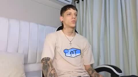 Snapshot of adam_hard_ chatting on September 15, 2025, 7:14 pm Adam online show from September 15, 2025, 7:14 pm