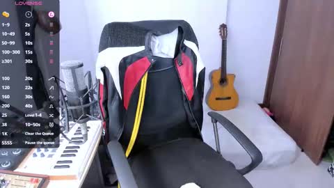  Adam online show from November 5, 2025, 3:12 pm