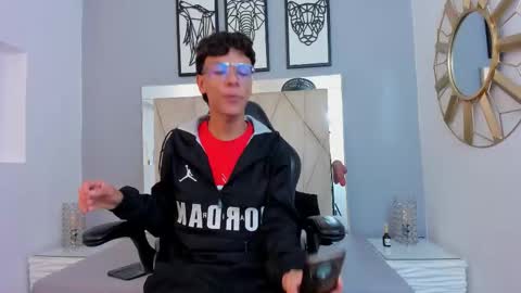 Adams Bobby online show from November 27, 2025, 11:34 am