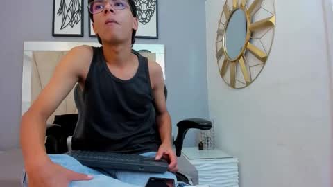 Adams Bobby online show from December 15, 2025, 11:36 am