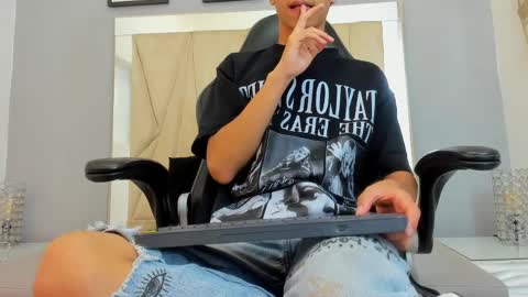 Adams Bobby online show from April 7, 2026, 10:59 am