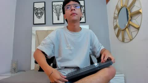 Snapshot of adams_bobby chatting on April 21, 2026, 11:05 am Adams Bobby online show from April 21, 2026, 11:05 am