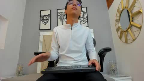 Snapshot of adams_bobby chatting on May 3, 2026, 11:05 am Adams Bobby online show from May 3, 2026, 11:05 am