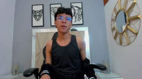 Snapshot of adams_bobby chatting on May 4, 2026, 11:17 am Adams Bobby online show from May 4, 2026, 11:17 am
