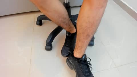 Snapshot of adams_bobby chatting on May 10, 2026, 10:53 am Adams Bobby online show from May 10, 2026, 10:53 am
