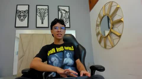 Snapshot of adams_bobby chatting on May 15, 2026, 10:55 am Adams Bobby online show from May 15, 2026, 10:55 am