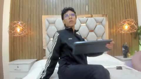 Snapshot of adams_bobby chatting on June 18, 2026, 11:14 am Adams Bobby online show from June 18, 2026, 11:14 am